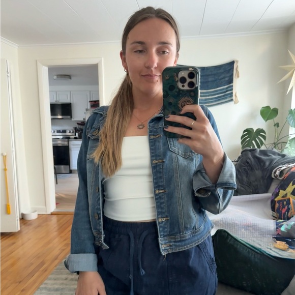 Meet your Posher, Kylie - Picture 1 of 1